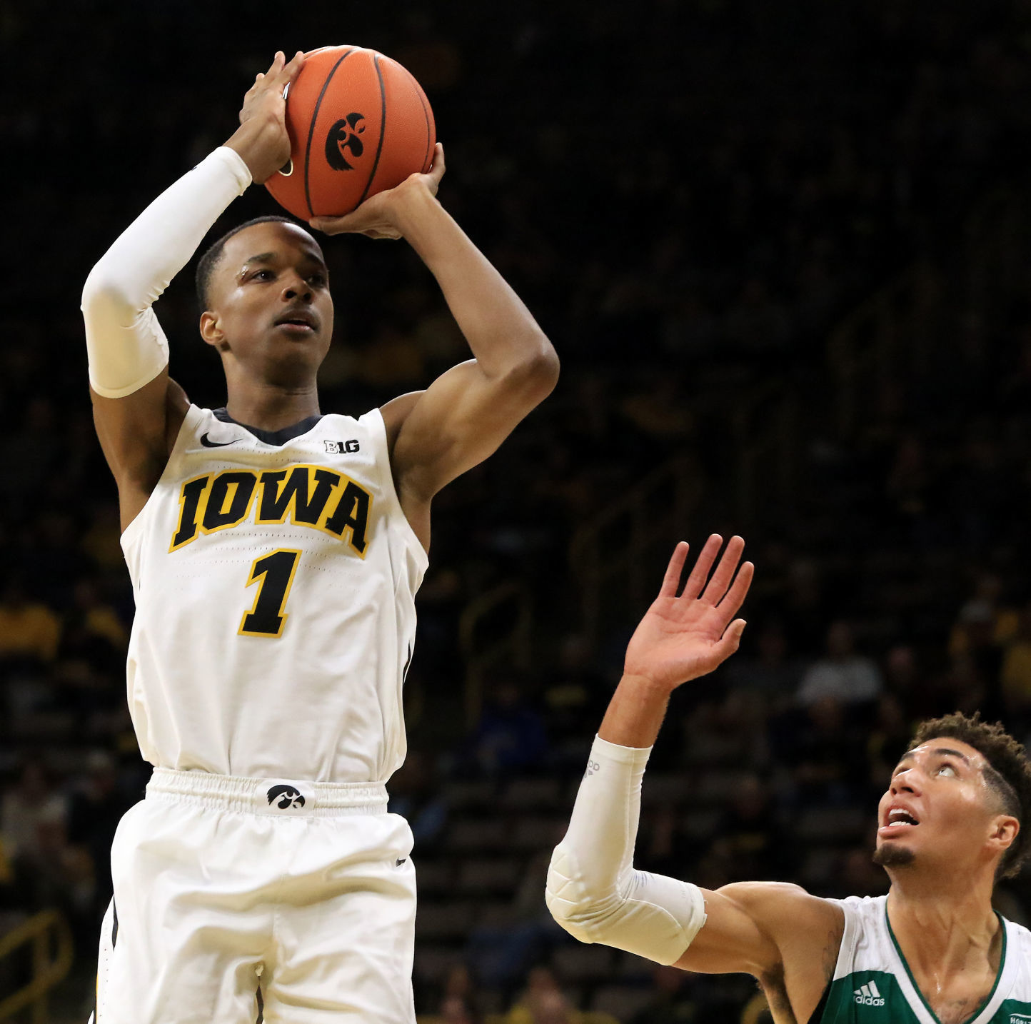 111118-Iowa-bb-016